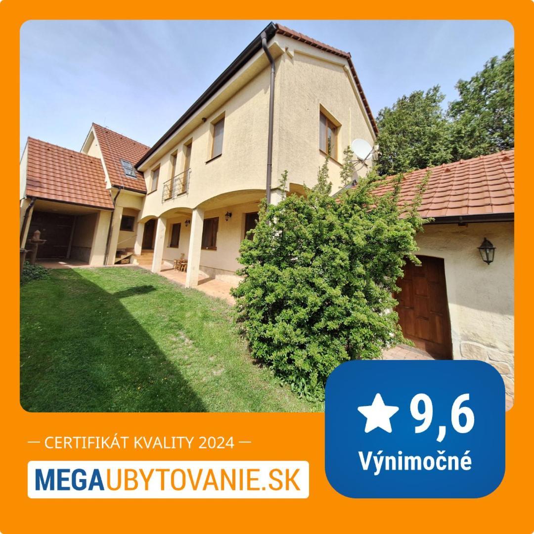 סמולניצה Penzion Villa Agnes מראה חיצוני תמונה
